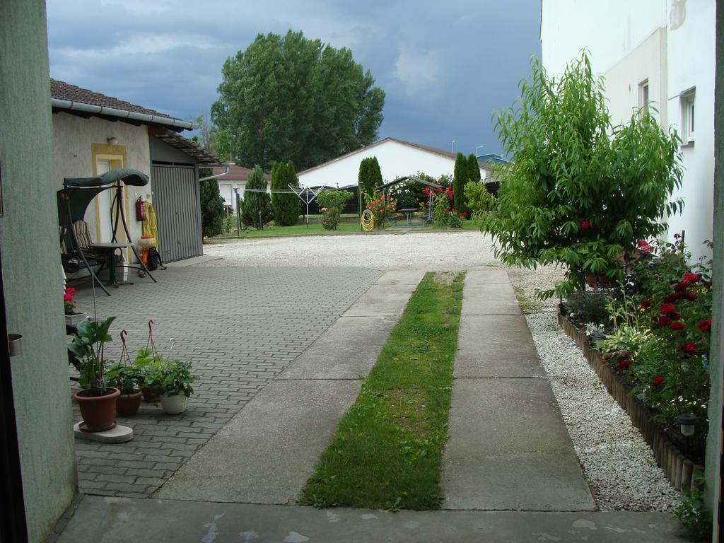 Hugi Panzio Hotel Nagykanizsa Esterno foto